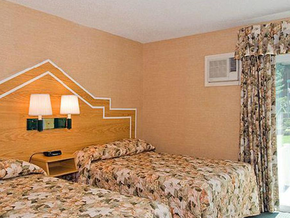 King Bed Room in Lake George, NY,