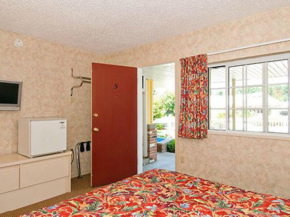 resort & suites in Lake George, NY area